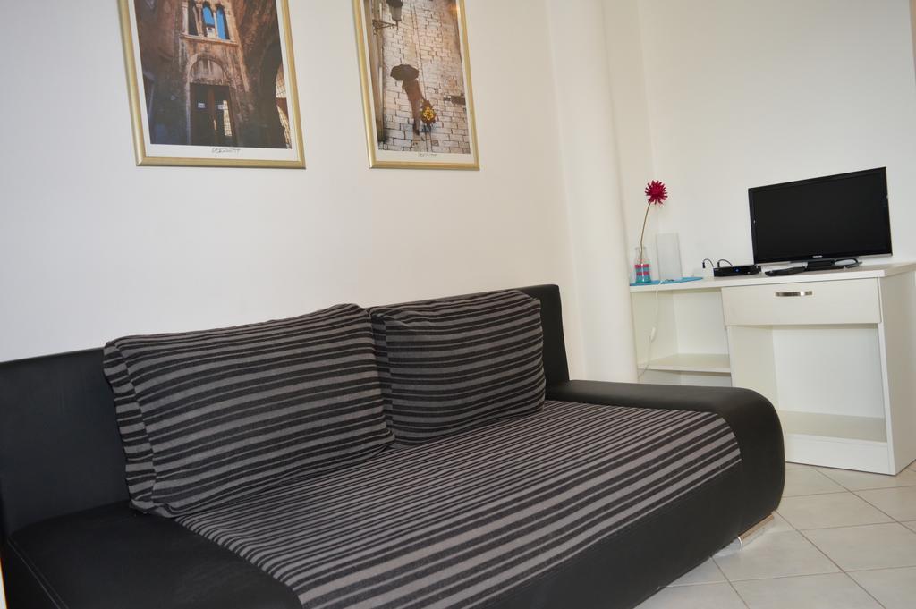 פודסטראנה Permarinus Apartments חדר תמונה