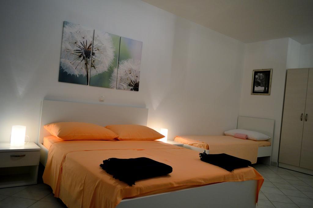 פודסטראנה Permarinus Apartments חדר תמונה